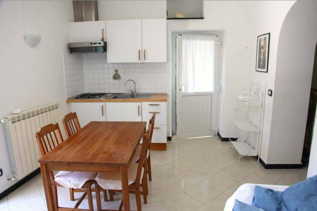 Le Case Della Lizza - Casa Blu Levanto Luaran gambar