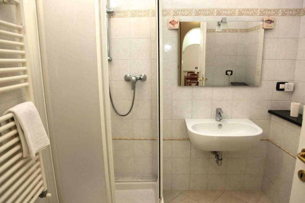 Le Case Della Lizza - Casa Blu Levanto Luaran gambar
